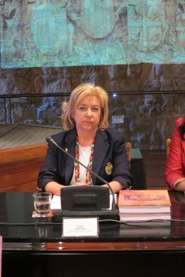 La Consejera Dolores Serrat