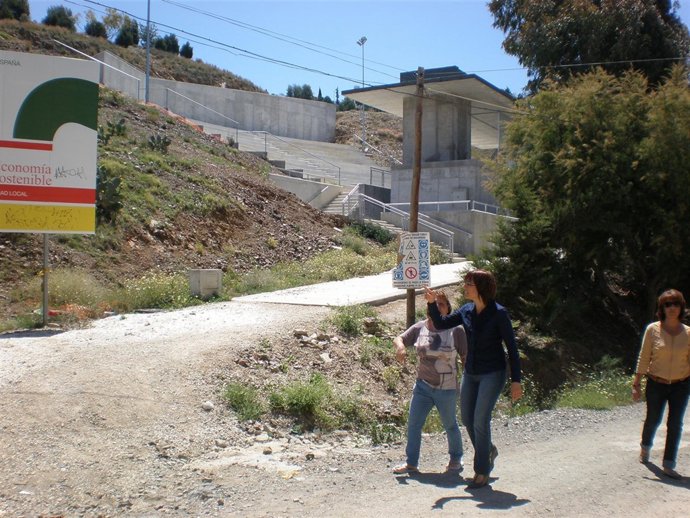 María Gámez visita el auditorio de verdiales de Mangas Verdes