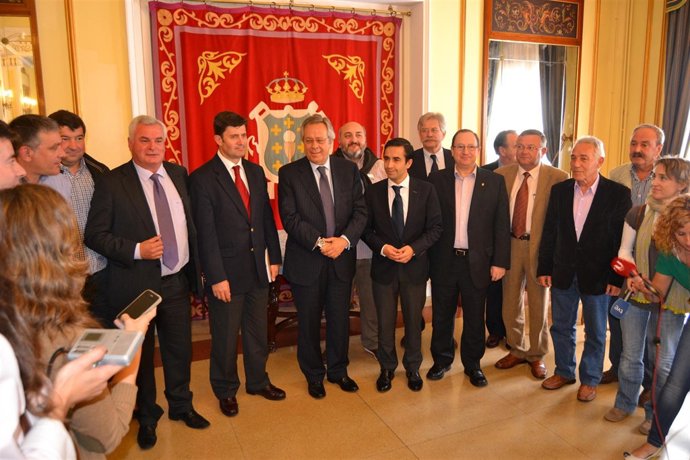 Reunión del presidente de la Sepi con alcaldes en Ferrol