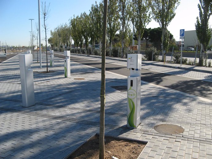 Puntos De Recarga Para Vehículos En La Zona Franca De Barcelona