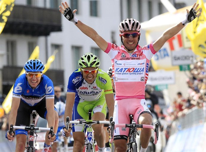 Purito Rodríguez Guarda La Maglia Rosa