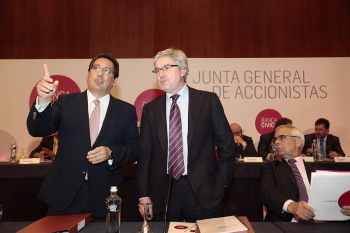 Antonio Pulido Y Enrique Goñi En La Junta General De Accionistas De Banca Cívica