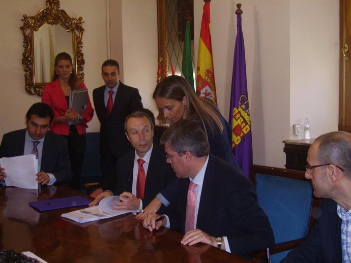 Fernández De Moya En La Firma Con Proveedores Hoy