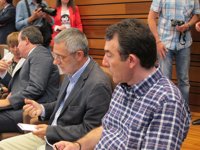 Hernández cree que "nacionalizar" la minería ahorraría el beneficio industrial de unos empresarios "intermediarios"