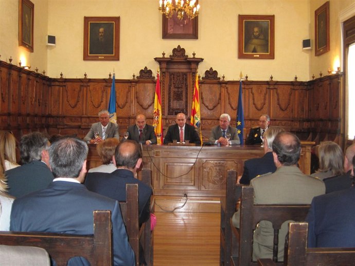 El Ministro Del Interior En Su Visita Al Ayuntamiento De Calatayud