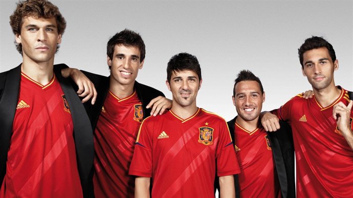 Los Jugadores De La Selección Española Fernando Llorente,  Javier Martínez, Davi