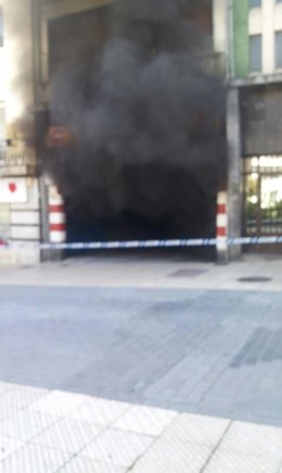 Incendio De Un Garaje En La Lila (Oviedo)
