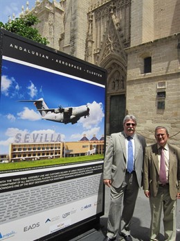 Exposición Aeroespacial Organizada Por Cluster Hélice.