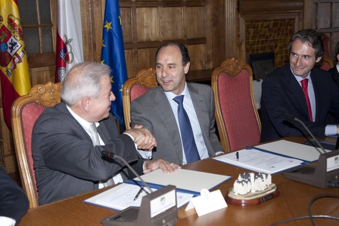 El Presidente De Cantabria Firma El Convenio Con El Alcalde De Miami
