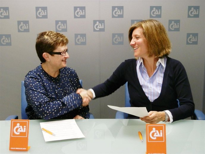 Teresa Soro Y María González, En La Firma Del Convenio 