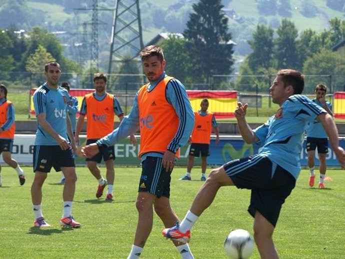 Jordi Alba, Javi García Y Negredo En El Entrenamiento De La Selección Española