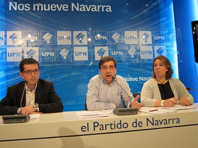 Patxi Yanguas, Carlos Salvador Y Amelia Salanueva, De UPN.