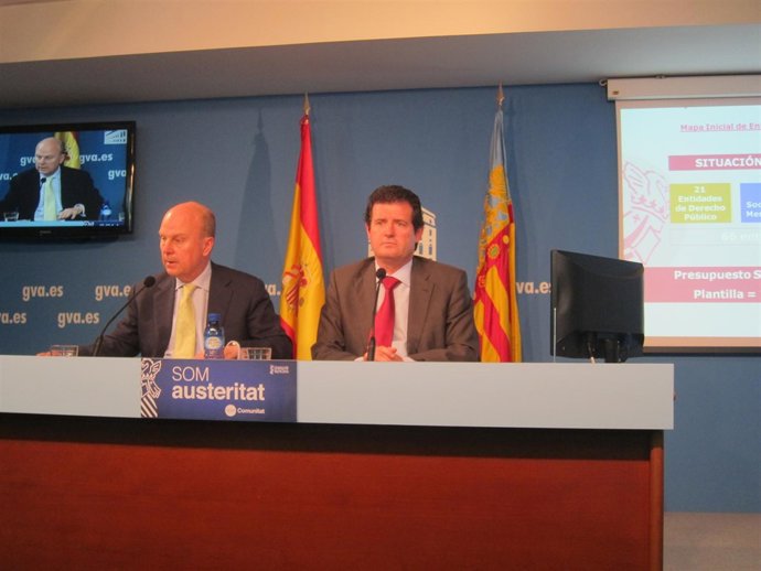 Máximo Buch Y José Císcar Tras El Pleno Del Consell