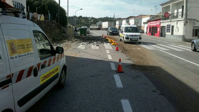 Vertido De Residuos En Una Pedanía Del Castillo De Las Guardas (Sevilla)