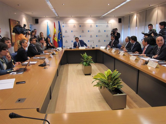 Imagen De La Firma Del Acuerdo Entre La Xunta Y Diez Entidades Financieras