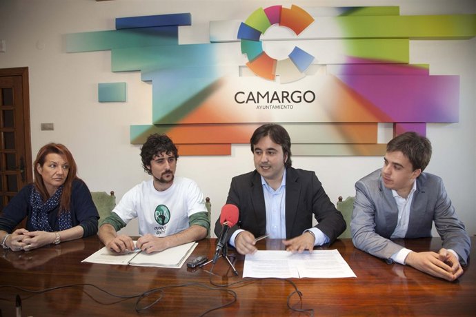 El Alcalde Y El Presidente De Ria Con Los Concejales De Obras Y Servicios