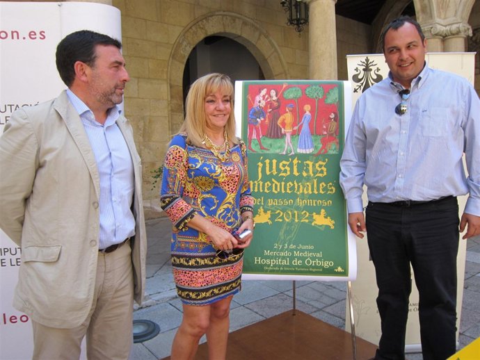 Isabel Carrasco (Centro), En La Presentación De La Celebración.
