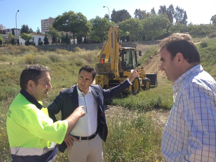 El Concejal De Infraestructuras, Felipe Arias, En Las Laderas Del Conquero. 