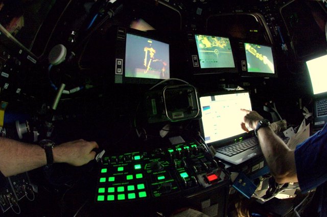 Control De Brazo Robótico En La ISS