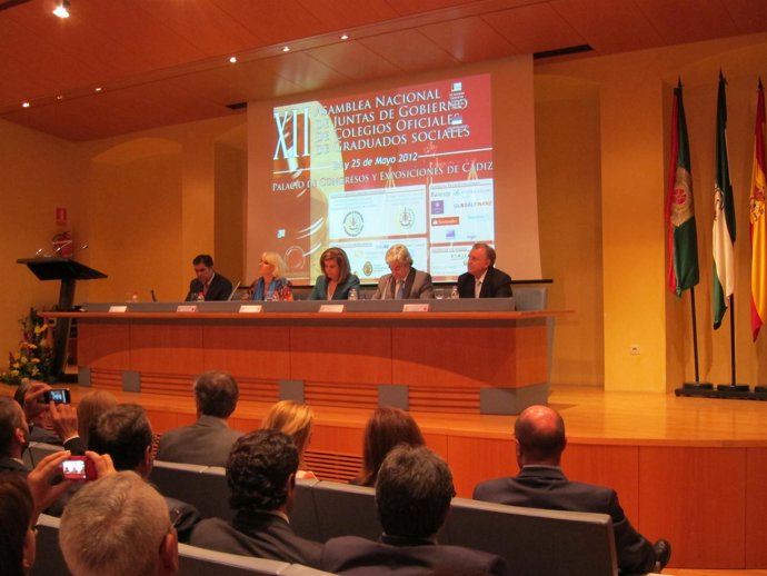 Fátima Báñez Clausura La XII Asamblea Nacional De Graduados Sociales