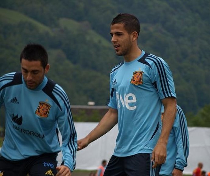 Santi Cazorla Y Álvaro Domínguez Entrenando Con La Selección Española 
