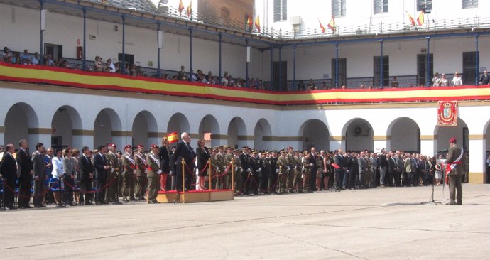 García-Margallo Durante La Jura De Bandera De Civiles