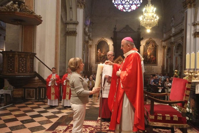 Monseñor Osoro Durante La Vigilia De Pentecostés
