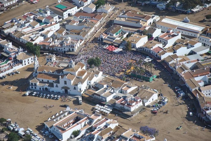 Vista Aérea De La Misa Pontificial De El Rocío