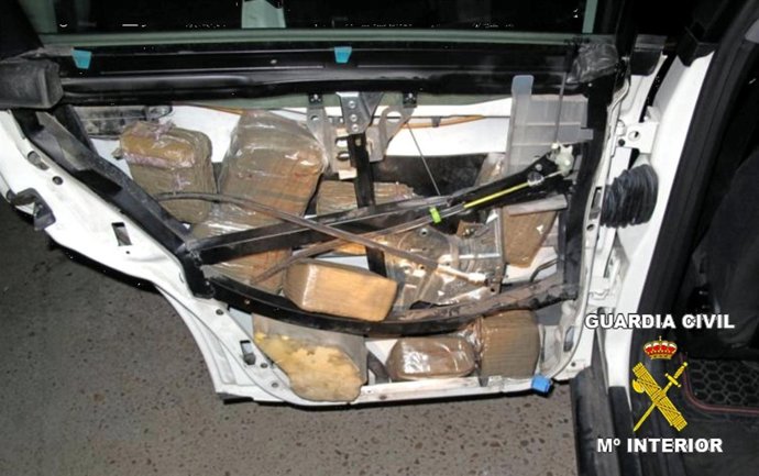 DROGA OCULTA EN PUERTAS