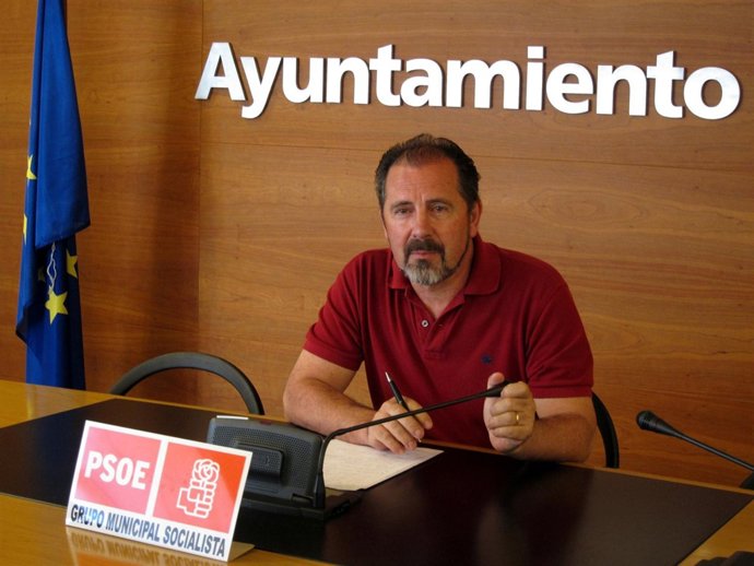 El Concejal Del PSOE Atilano De La Fuente