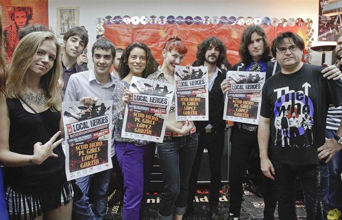 Musicos Durante El Acto