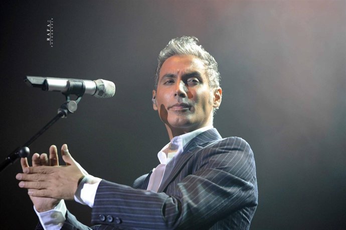 Pitingo Durante Su Actuación