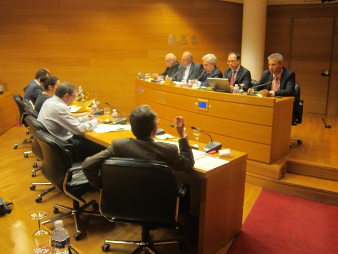 Comisión De La CAM En Las Corts
