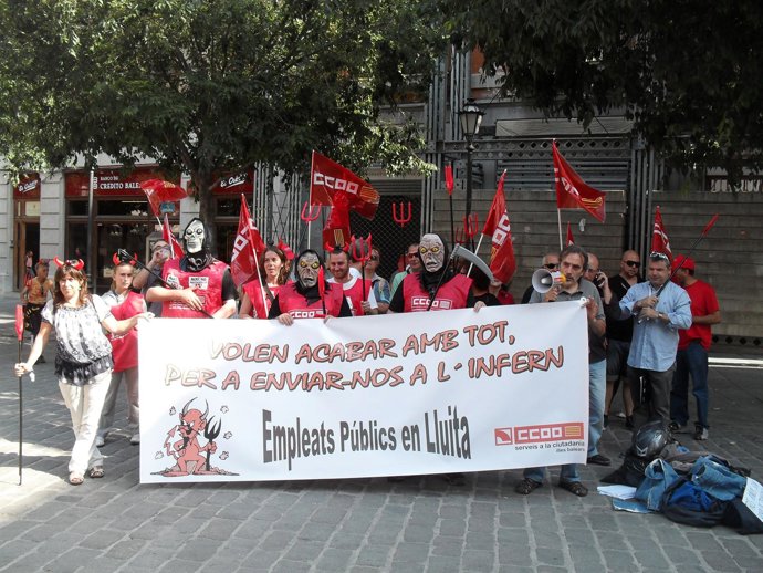 Los Asistentens A La Concentración