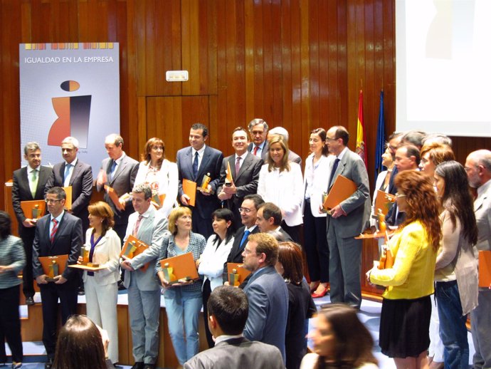 La Ministra Ana Mato Entrega Los Premios De Igualdad