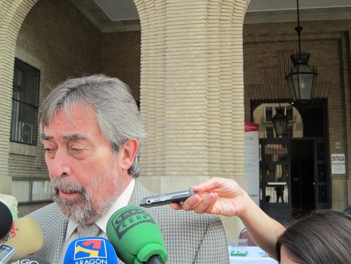 El Alcalde De Zaragoza, Juan Alberto Belloch