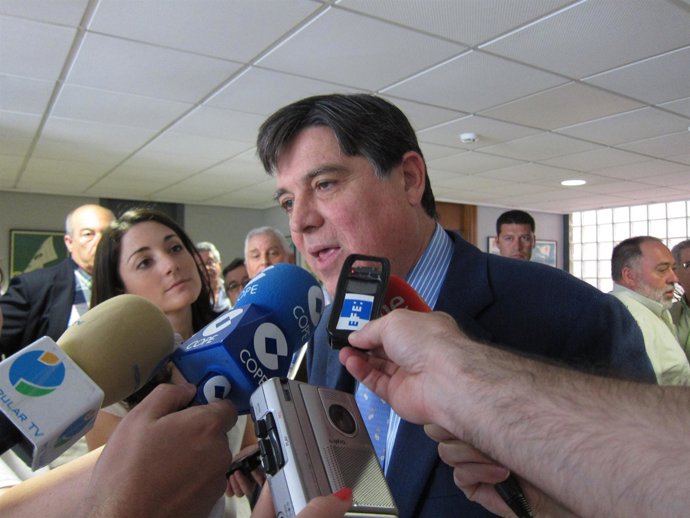 José Manuel Claver, Presidente Del Scrats, Atiende A Los Medios