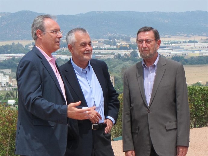 Griñán Charla Con Durán En Presencia De Manuel Gracia