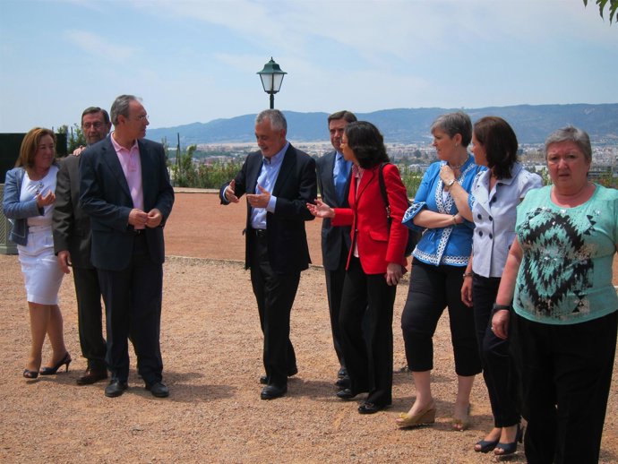 Griñán Con Cargos Públicos Y Orgánicos Del PSOE De Córdoba.