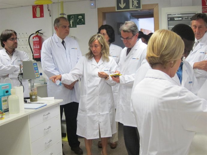 El Presidente De La Generalitat, Artur Mas, En La Visita En Gallina Blanca