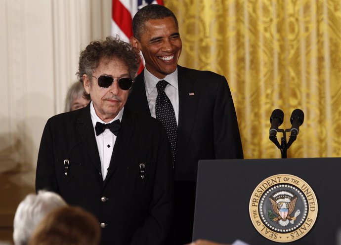 El presidente de EEUU Barack Obama junto al cantautor Bob Dylan
