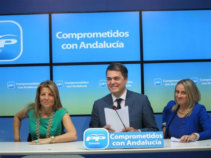 Carlos Rojas, Junto A Eva Martín Y Marifrán Carazo, En El PP