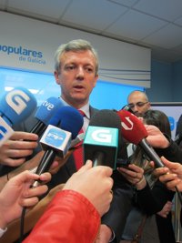 Rueda promete "ayuda" de la Xunta a los municipios en dificultades y ve que la intervención debe ser "el último recurso"