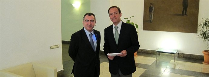El Consejero De Presidencia Junto Al Alcalde De Murcia 