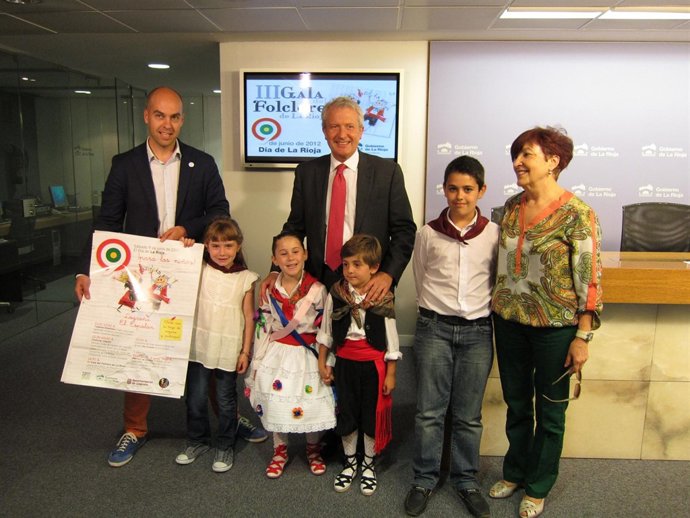 Del Río, Robres Y Varios Niños Presentan III Gala Folclore De La Rioja