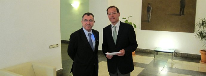 El Consejero De Presidencia Junto Al Alcalde De Murcia 