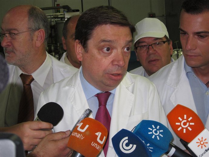 El Consejero De Agricultura,Pesca Y Medio Ambiente, Luis Planas. 