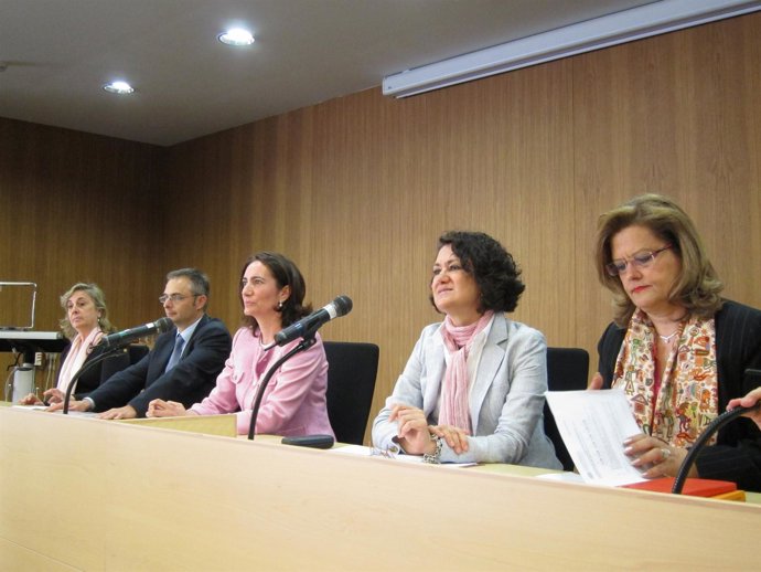 García Cira Durante Su Conferencia En La USAL
