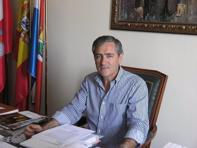 Andrés Ruiz Moya, Alcalde De Suances. 