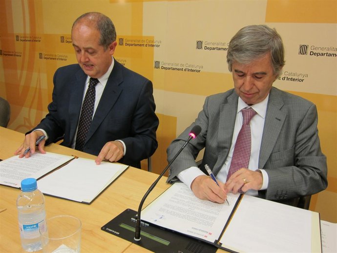 Felip Puig (Conseller Interior) Miquel Vilardell (Presdte.Col·Legi Metges Cat.)